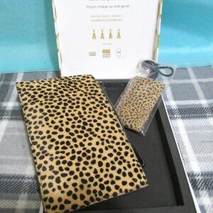 P2178-NIB Aimee Kestenberg Leopard Wristlet with Matching Phone Charger